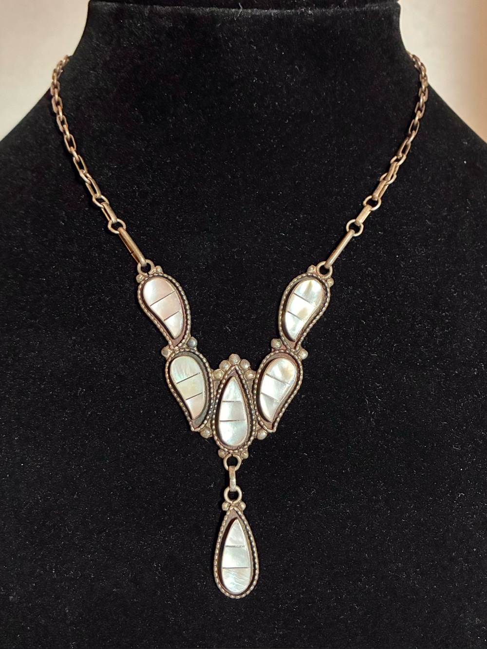 Vintage Susie and Willis Leekity Lowsayatee Zuni Sterling Silver MOP Necklace